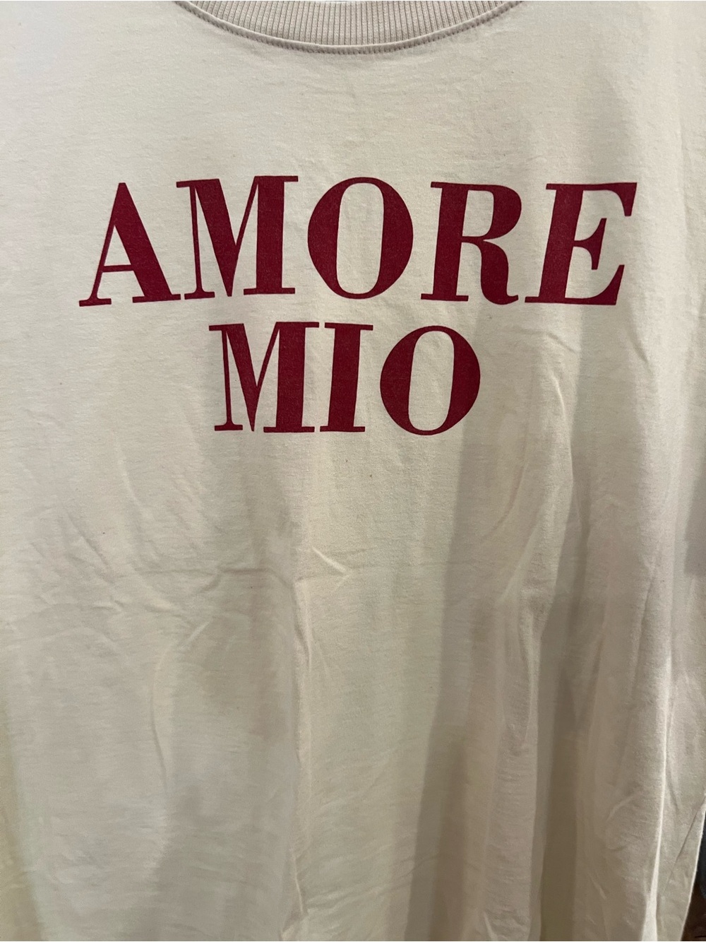 Amore Mio Graphic Short Sleeve Tee - Cream with Red Print